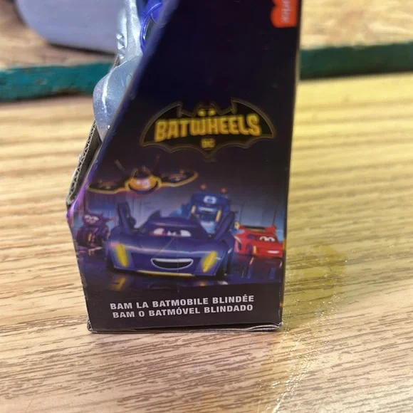 FISHER PRICE DC BATWHEELS BATCAST METAL 1:55 scale. - Picture 2 of 3
